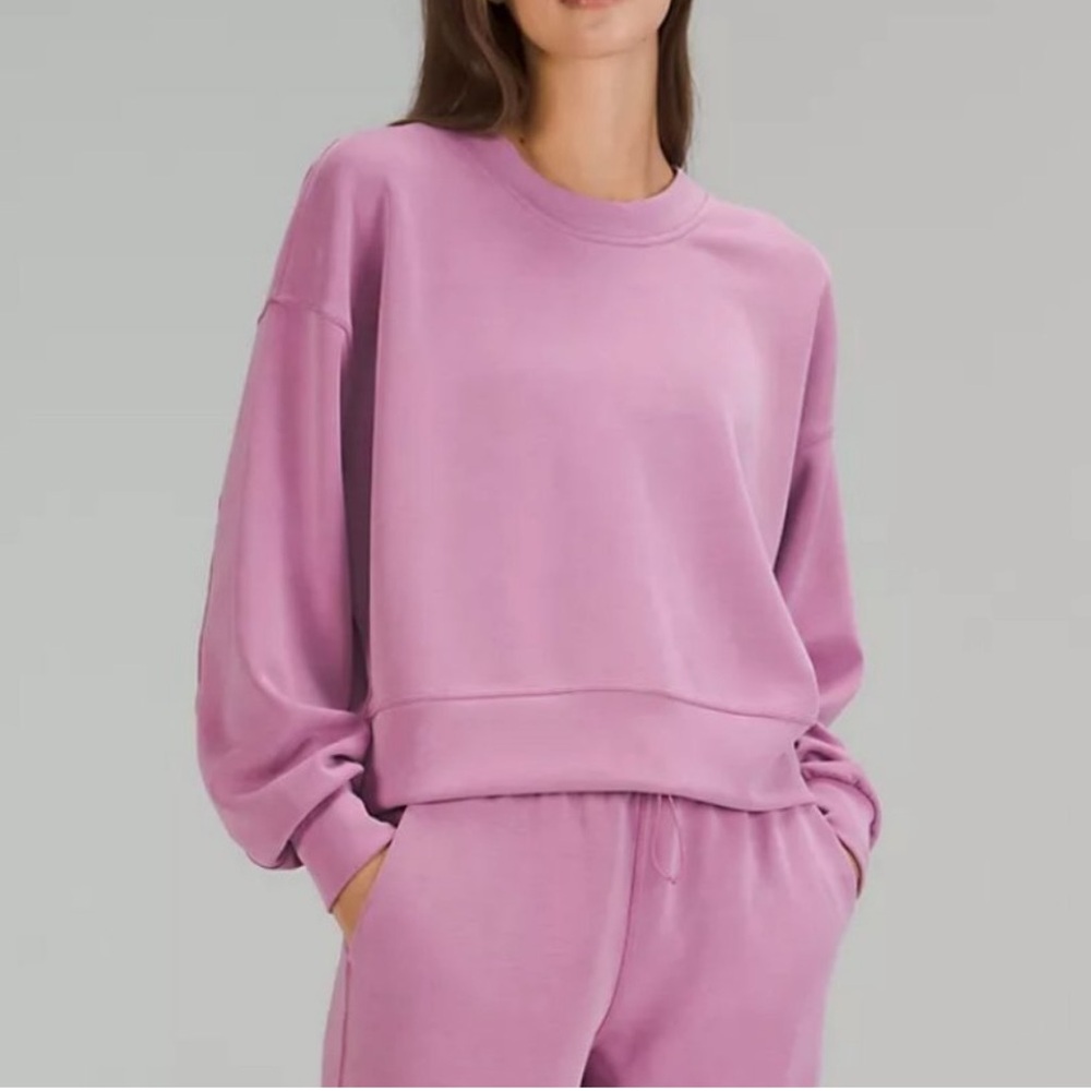 Lululemon • Perfectly Oversized Cropped Crew Softstreme
Velvet Dust